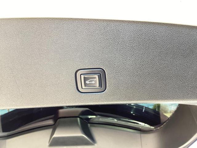 Photo of 2020 Radiant Silver Metallic Cadillac XT6
