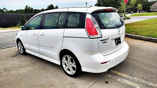 Photo of 2009 White Mazda Mazda5