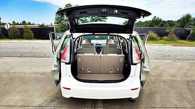 Photo of 2009 White Mazda Mazda5