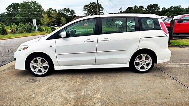 Photo of 2009 White Mazda Mazda5
