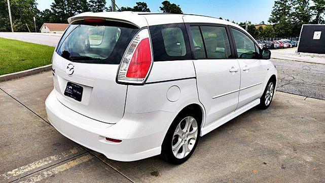 Photo of 2009 White Mazda Mazda5