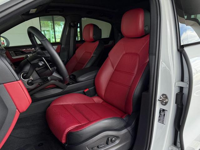 Photo of 2024 Porsche Cayenne