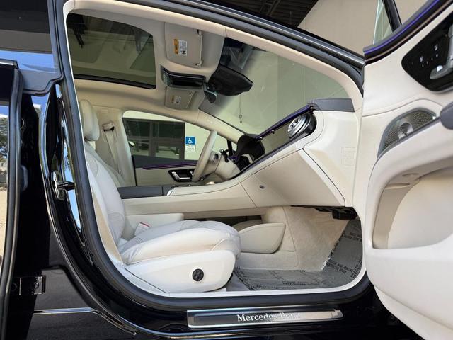 Photo of 2024 Obsidian Black Metallic Mercedes-Benz EQS 450