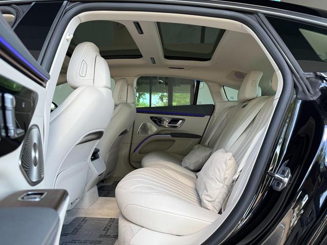 Photo of 2024 Obsidian Black Metallic Mercedes-Benz EQS 450