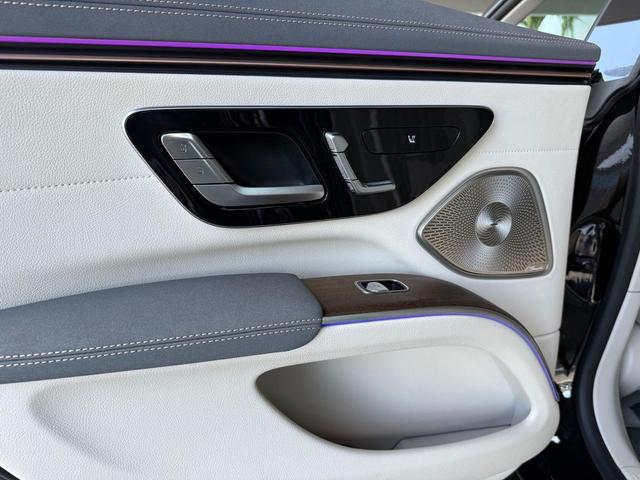 Photo of 2024 Obsidian Black Metallic Mercedes-Benz EQS 450