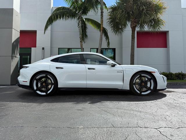 Photo of 2022  Porsche Taycan