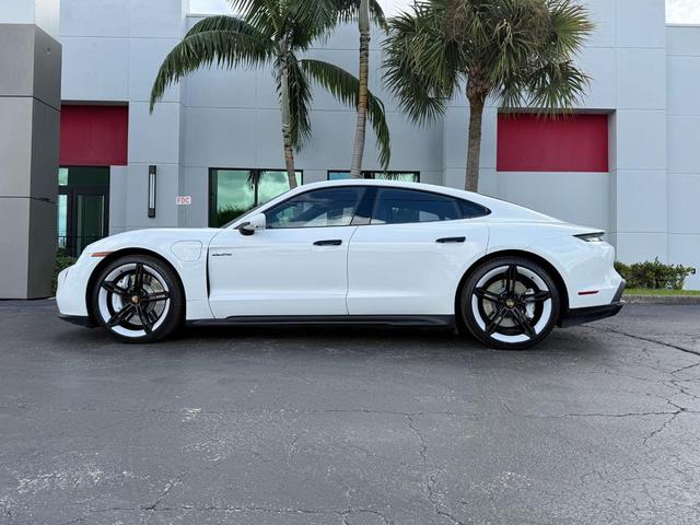 Photo of 2022  Porsche Taycan