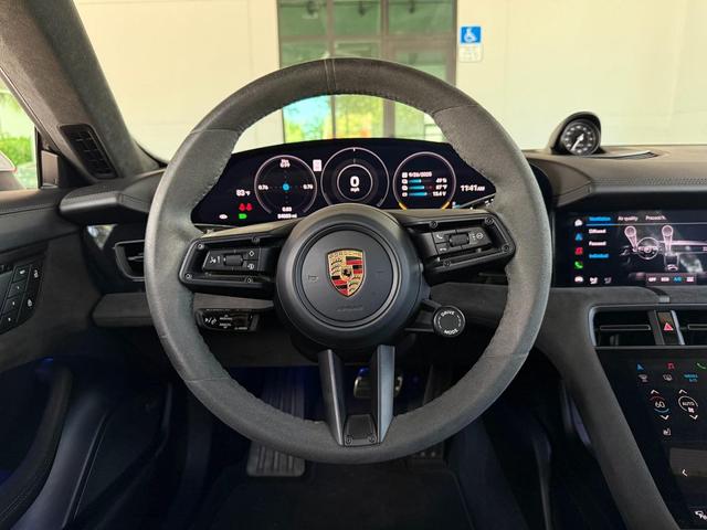 Photo of 2022  Porsche Taycan