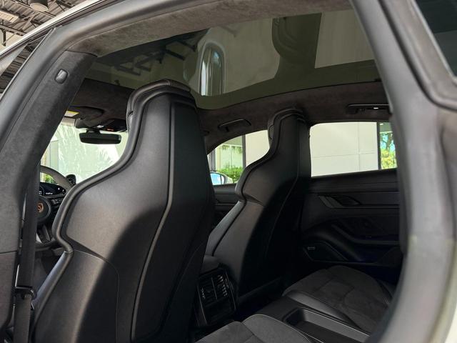 Photo of 2022  Porsche Taycan