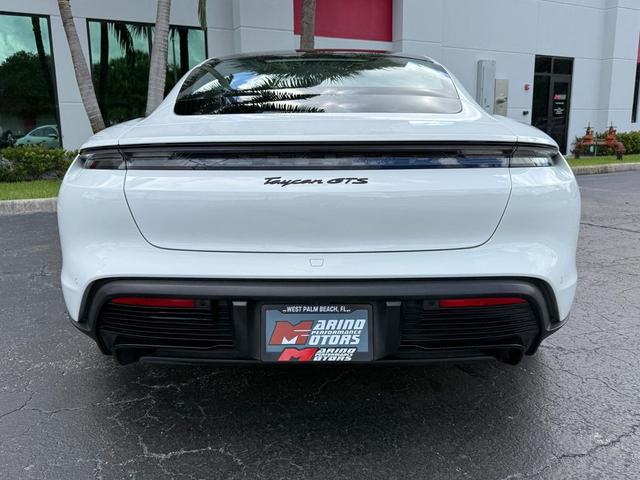 Photo of 2022  Porsche Taycan