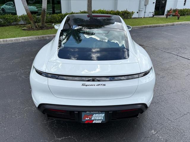 Photo of 2022  Porsche Taycan