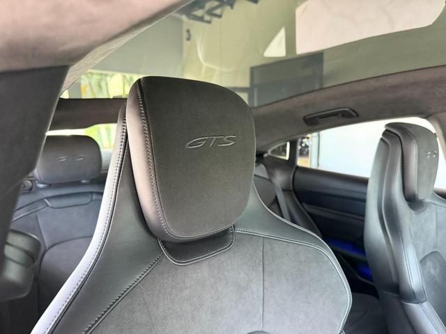 Photo of 2022  Porsche Taycan