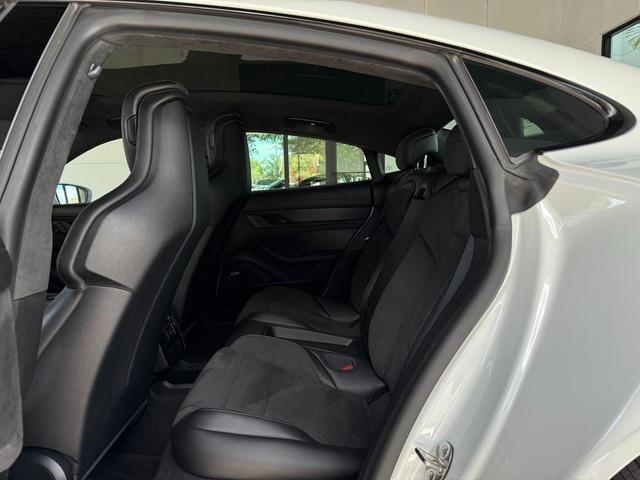 Photo of 2022  Porsche Taycan