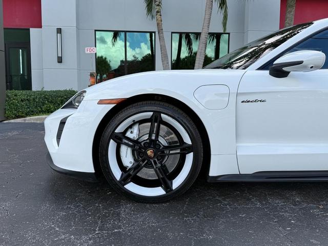 Photo of 2022  Porsche Taycan