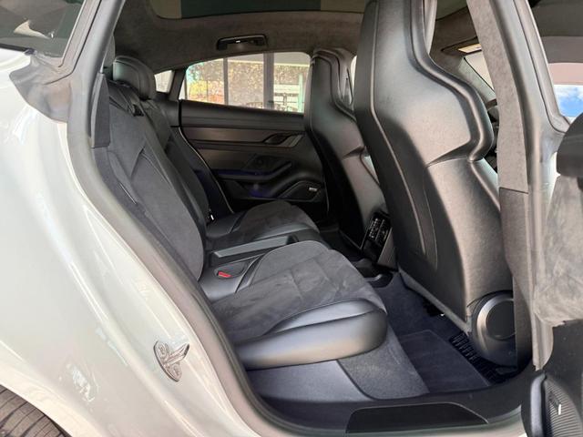 Photo of 2022  Porsche Taycan