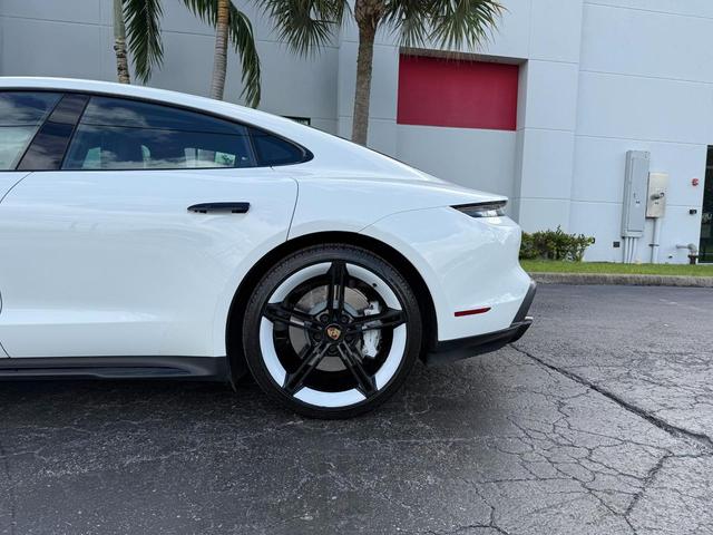Photo of 2022  Porsche Taycan