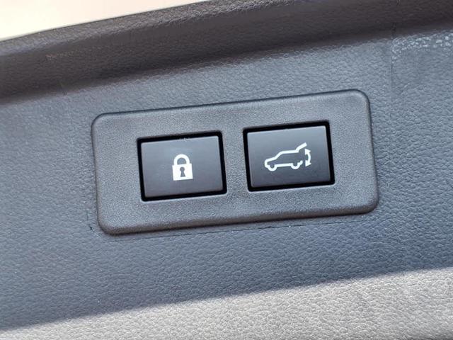 Photo of 2025 Crystal White Pearl Subaru Outback