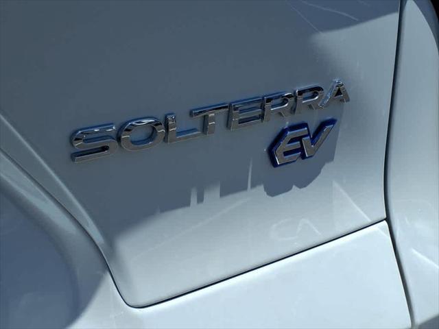 Photo of 2025 COSMIC WHT PRL Subaru Solterra