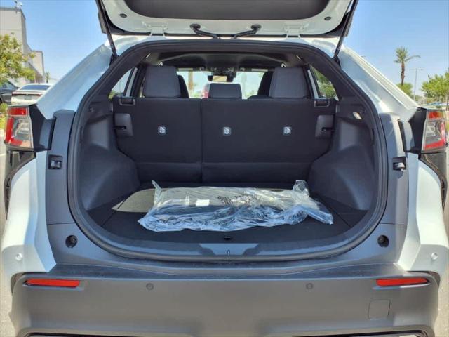 Photo of 2025 COSMIC WHT PRL Subaru Solterra
