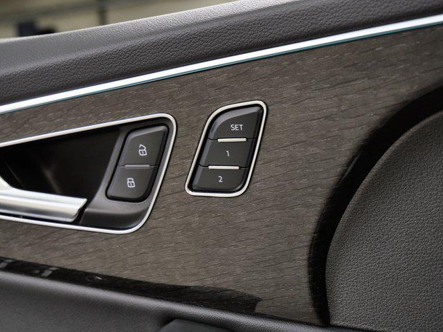 Photo of 2022 Samurai Gray Metallic Audi Q7