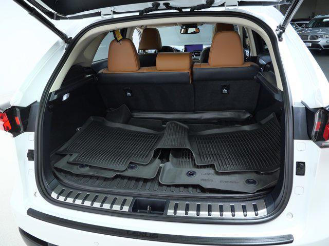 Photo of 2018 Eminent White Pearl Lexus NX 300