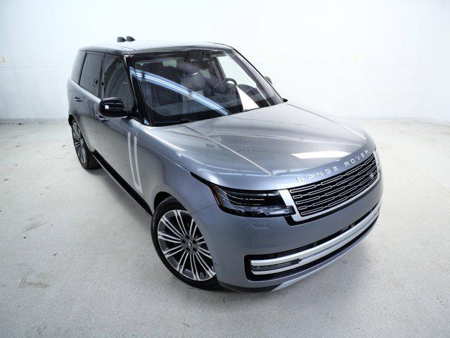 Photo of 2023 Gray Land Rover Range Rover