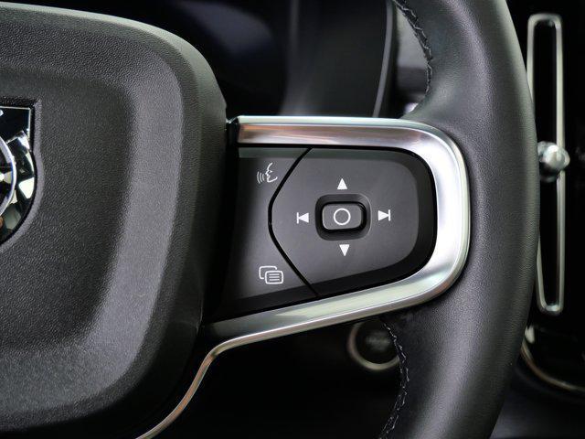 Photo of 2025 Silver Dawn Metallic Volvo XC40
