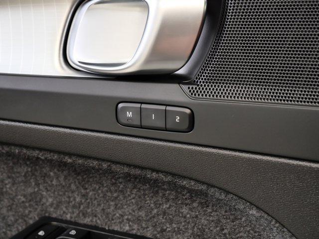 Photo of 2025 Silver Dawn Metallic Volvo XC40