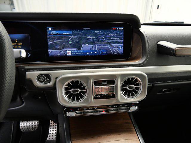 Photo of 2025 MANUFAKTUR Deep Green Mercedes-Benz G-Class