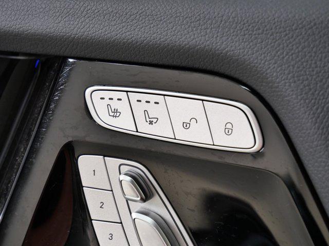 Photo of 2025 MANUFAKTUR Deep Green Mercedes-Benz G-Class