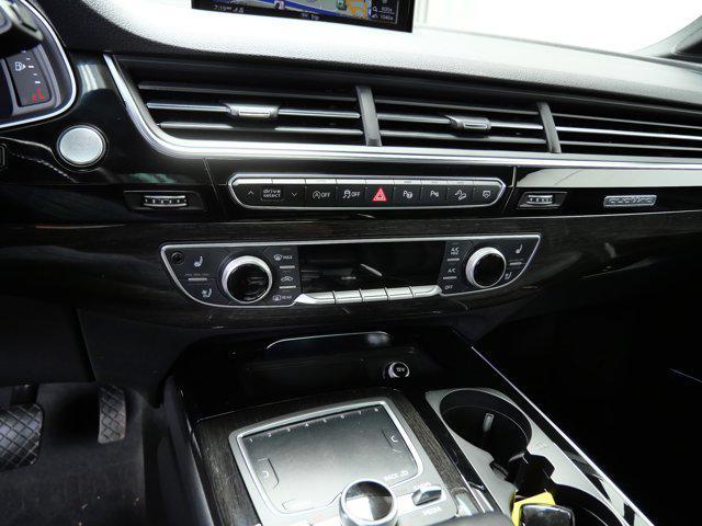 Photo of 2019 Samurai Gray Metallic Audi Q7