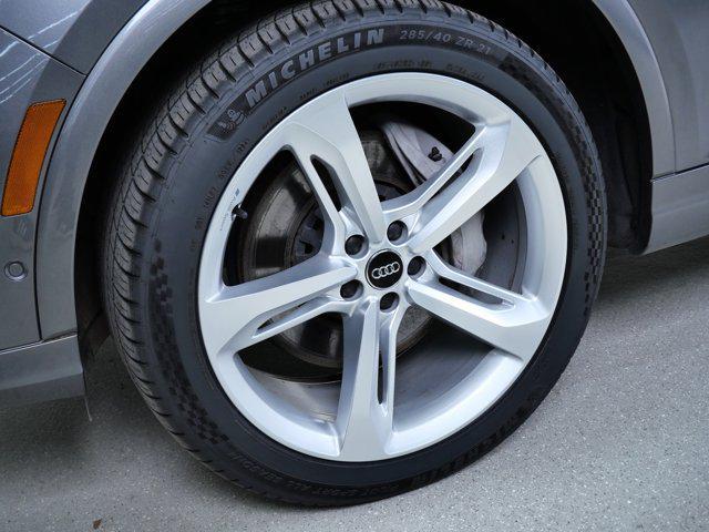 Photo of 2019 Samurai Gray Metallic Audi Q7