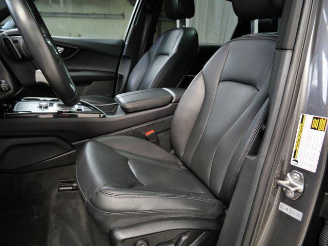 Photo of 2019 Samurai Gray Metallic Audi Q7