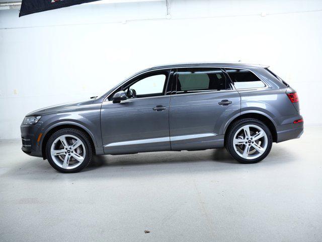 Photo of 2019 Samurai Gray Metallic Audi Q7