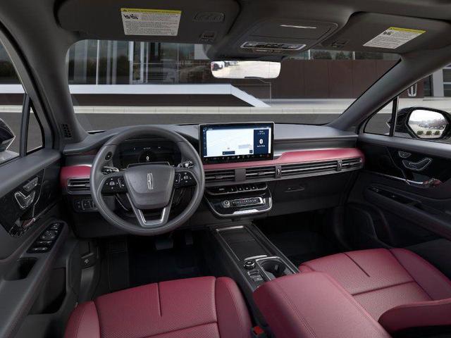 Photo of 2025 Pristine White Lincoln Corsair