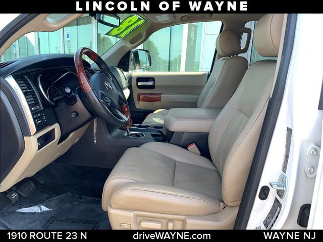 Photo of 2018 Classic Silver Metallic Toyota Sequoia