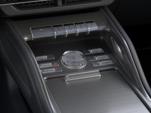 Photo of 2025 White Platinum Clearcoat Metallic Lincoln Nautilus