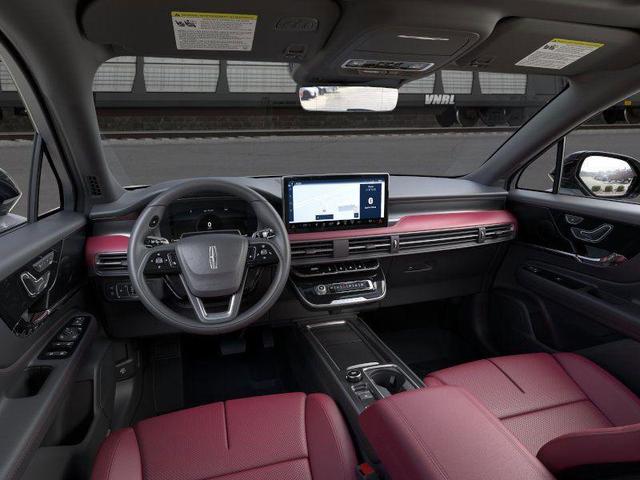 Photo of 2025 Crystal White Lincoln Corsair