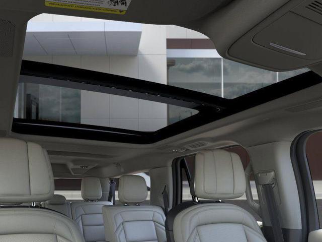 Photo of 2025 Gray Mist Metallic Lincoln Navigator L