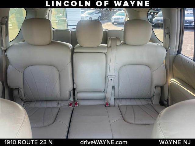 Photo of 2016 Majestic White INFINITI QX80