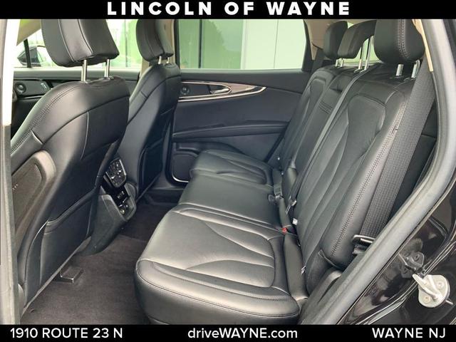 Photo of 2022 Infinite Black Metallic Lincoln Nautilus