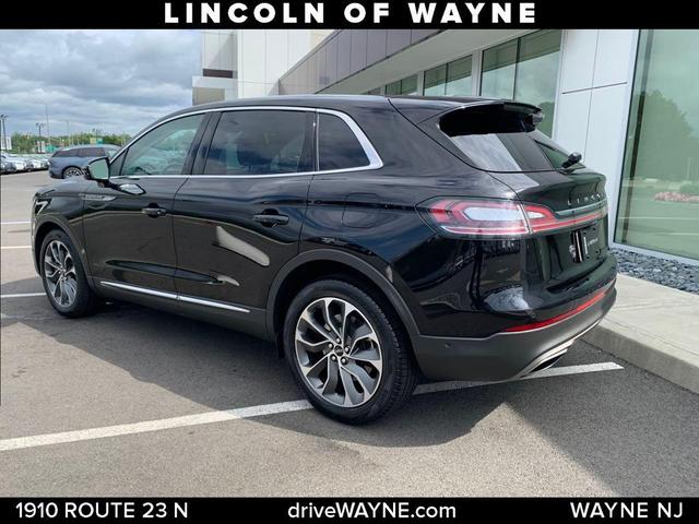 Photo of 2022 Infinite Black Metallic Lincoln Nautilus