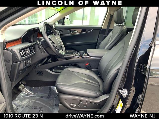 Photo of 2022 Infinite Black Metallic Lincoln Nautilus