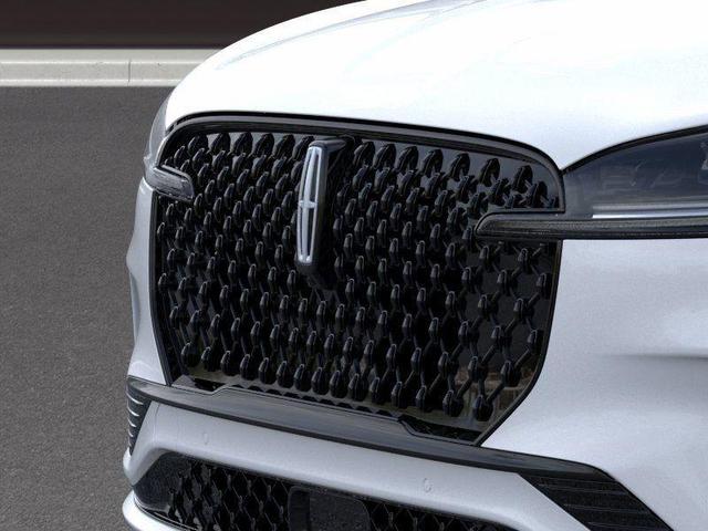 Photo of 2025 Crystal White Metallic Lincoln Aviator