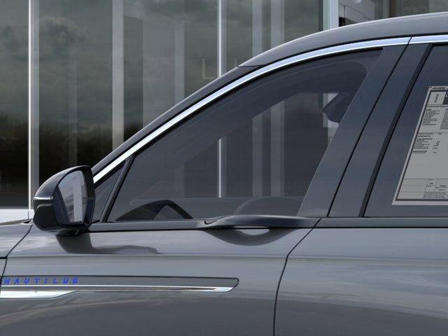 Photo of 2025 Gray Metallic Lincoln Nautilus