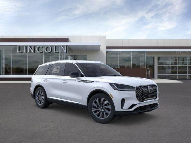 Photo of 2025 Crystal White Metallic Lincoln Aviator