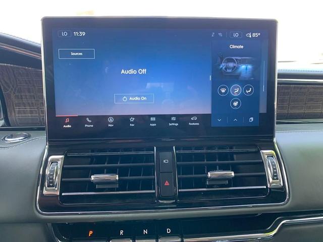 Photo of 2023 Manhattan Green Metallic Lincoln Navigator L