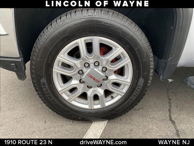Photo of 2023 Summit White GMC Sierra 2500