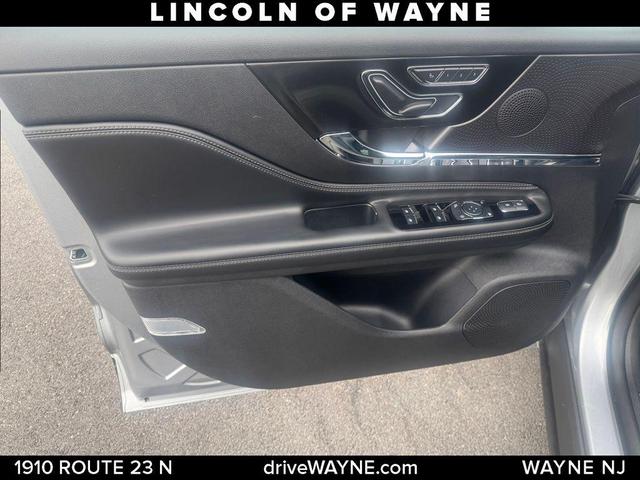 Photo of 2023 Silver Radiance Metallic Lincoln Corsair
