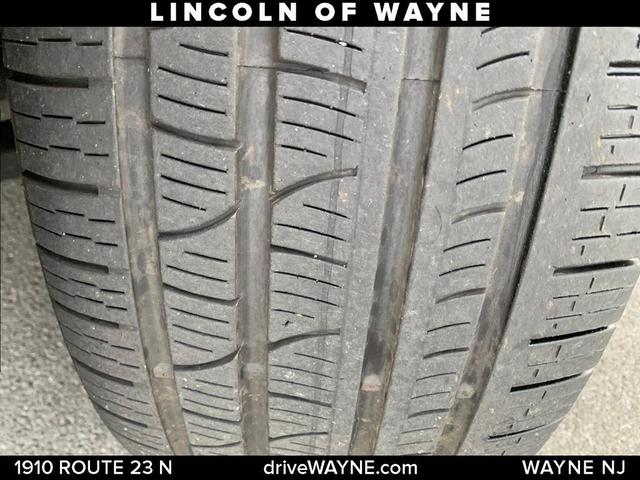 Photo of 2023 Infinite Black Metallic Lincoln Navigator